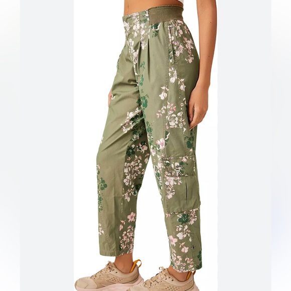 Free People Movement Mesmerize Me Cargo pants Olive Floral - Picture 5 of 12